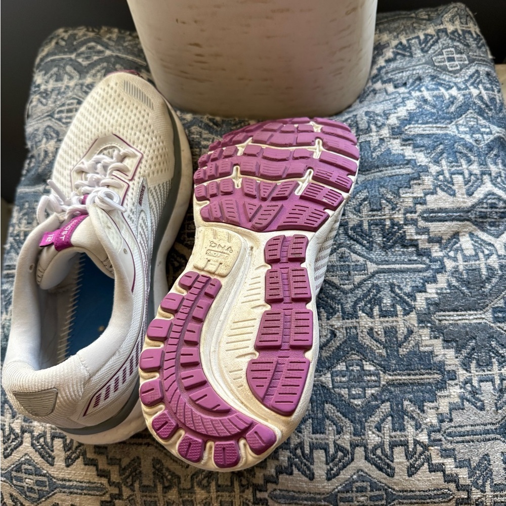 Brooks White and Pink Athletic Shoes with Cushioned Sole - Picture 6 of 6